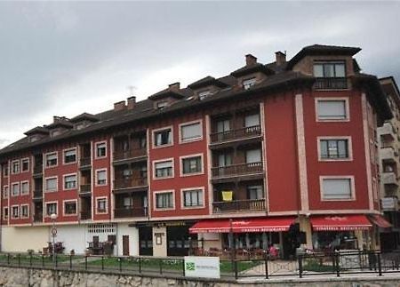 Pension Paseo Real Onís Eksteriør bilde